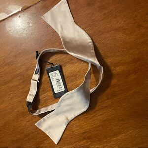 Daniel Cremieux Beige‎ Silk Bow Tie